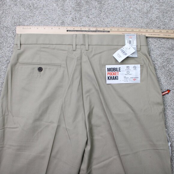 Dockers D4 Pants NWT Mens 36x34 Beige Relaxed Fit Mobile Pocket Khaki Flat Front - Picture 7 of 15